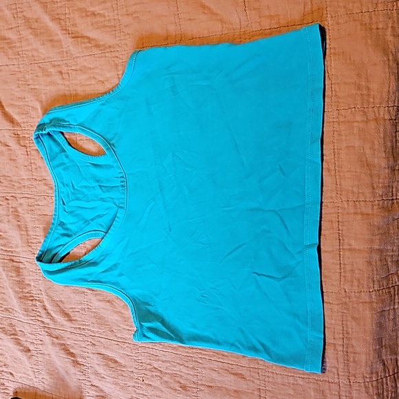 3 crop tops - Picture 10 of 11